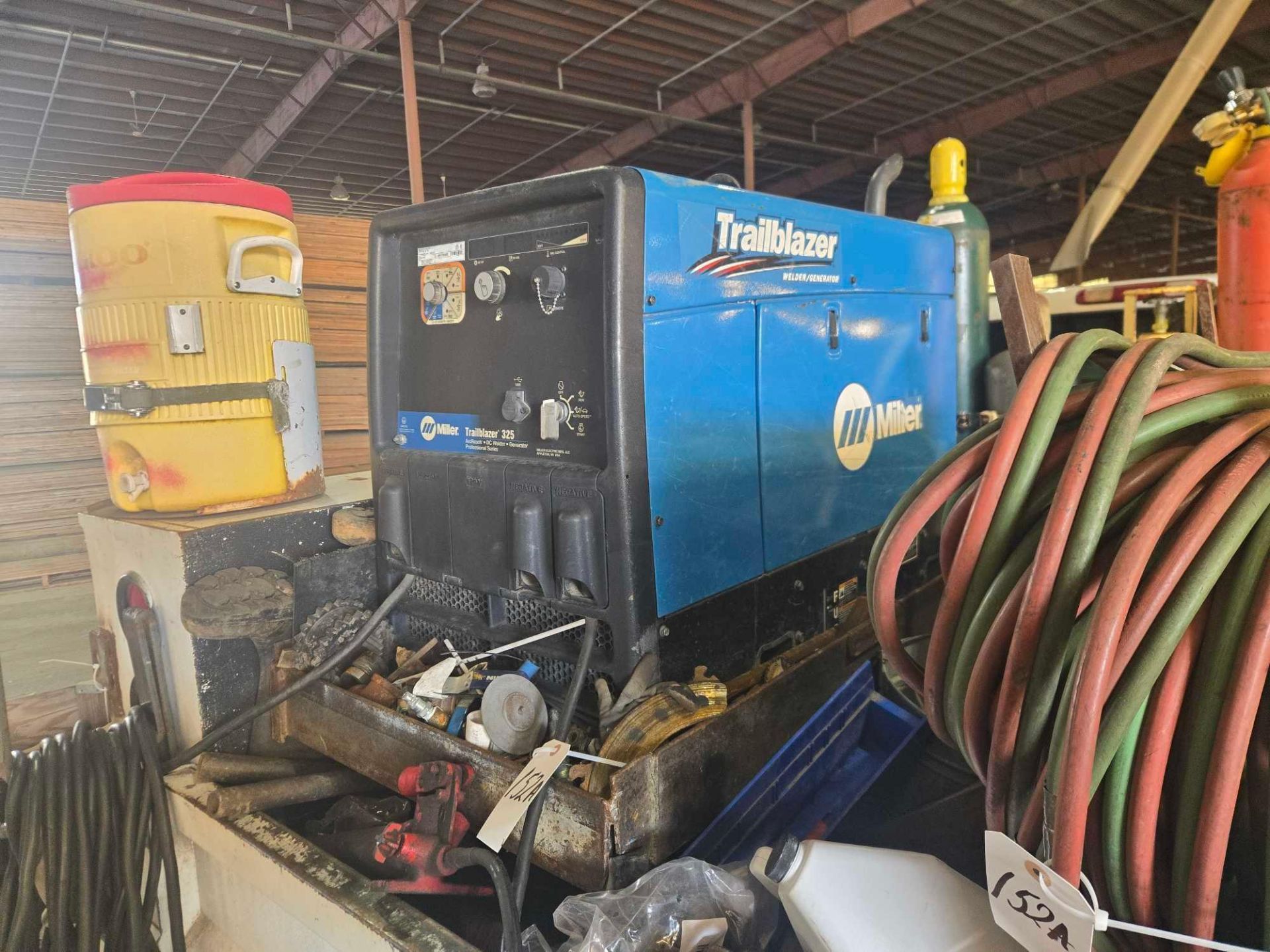 (2006) Chevy 2500 with Utility Box with Miller Welder - Image 13 of 14