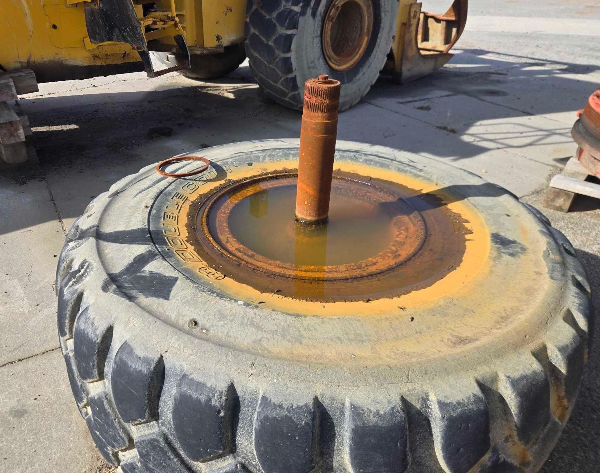 (2015) John Deere 824K Wheel Loader - Image 7 of 10