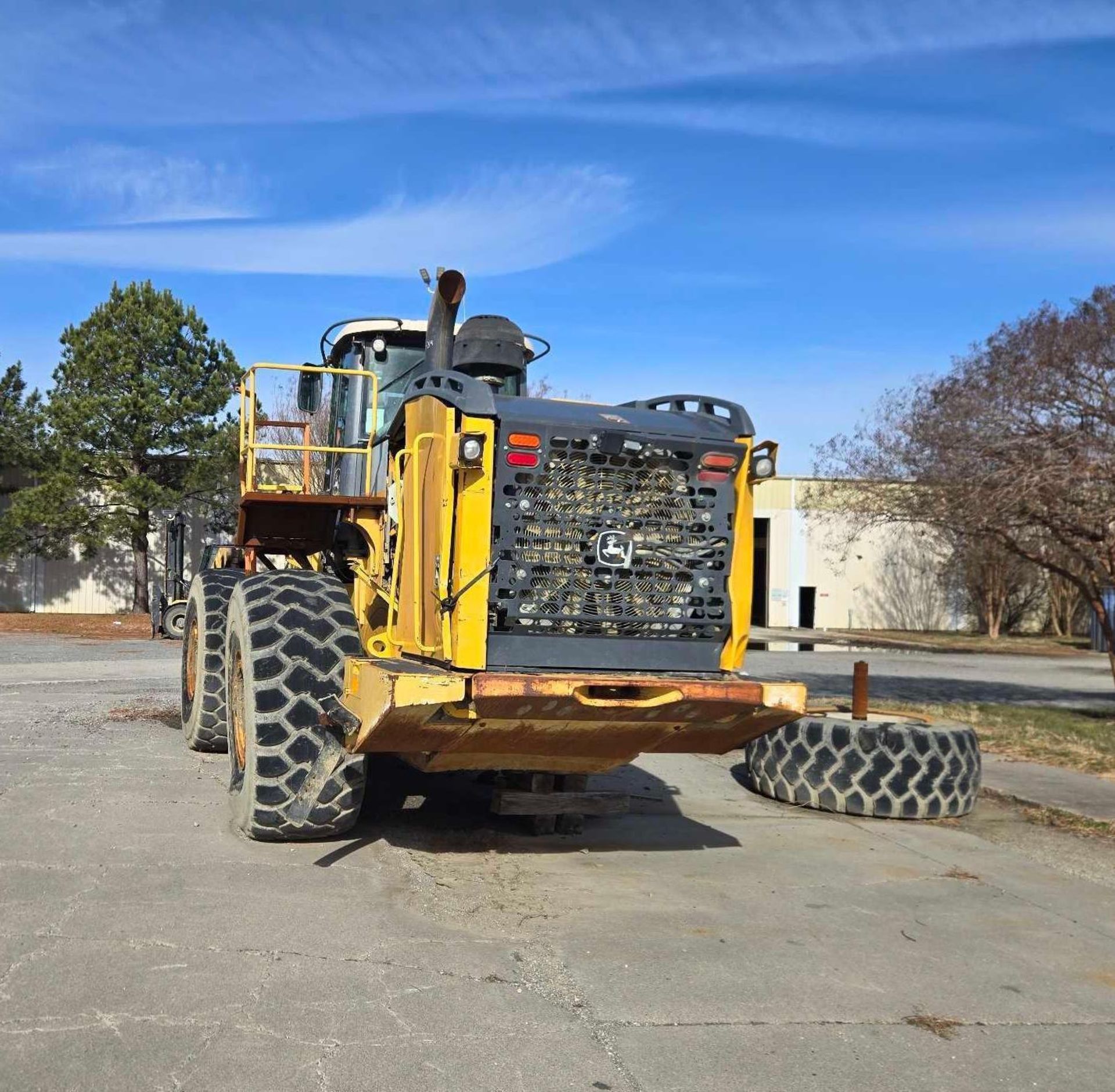 (2015) John Deere 824K Wheel Loader - Image 4 of 10
