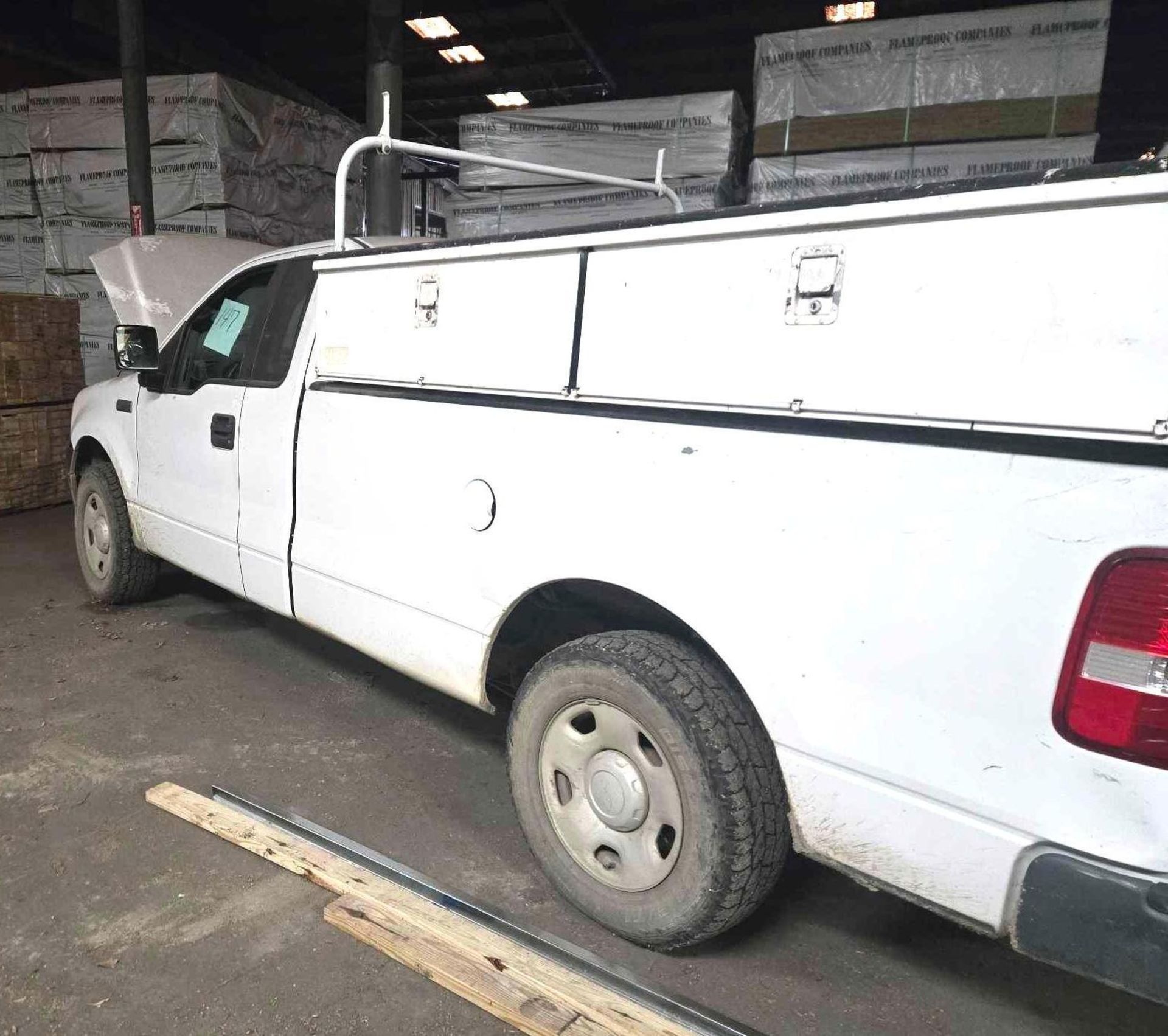 (2006) Ford F150 XL Pickup - Image 2 of 7