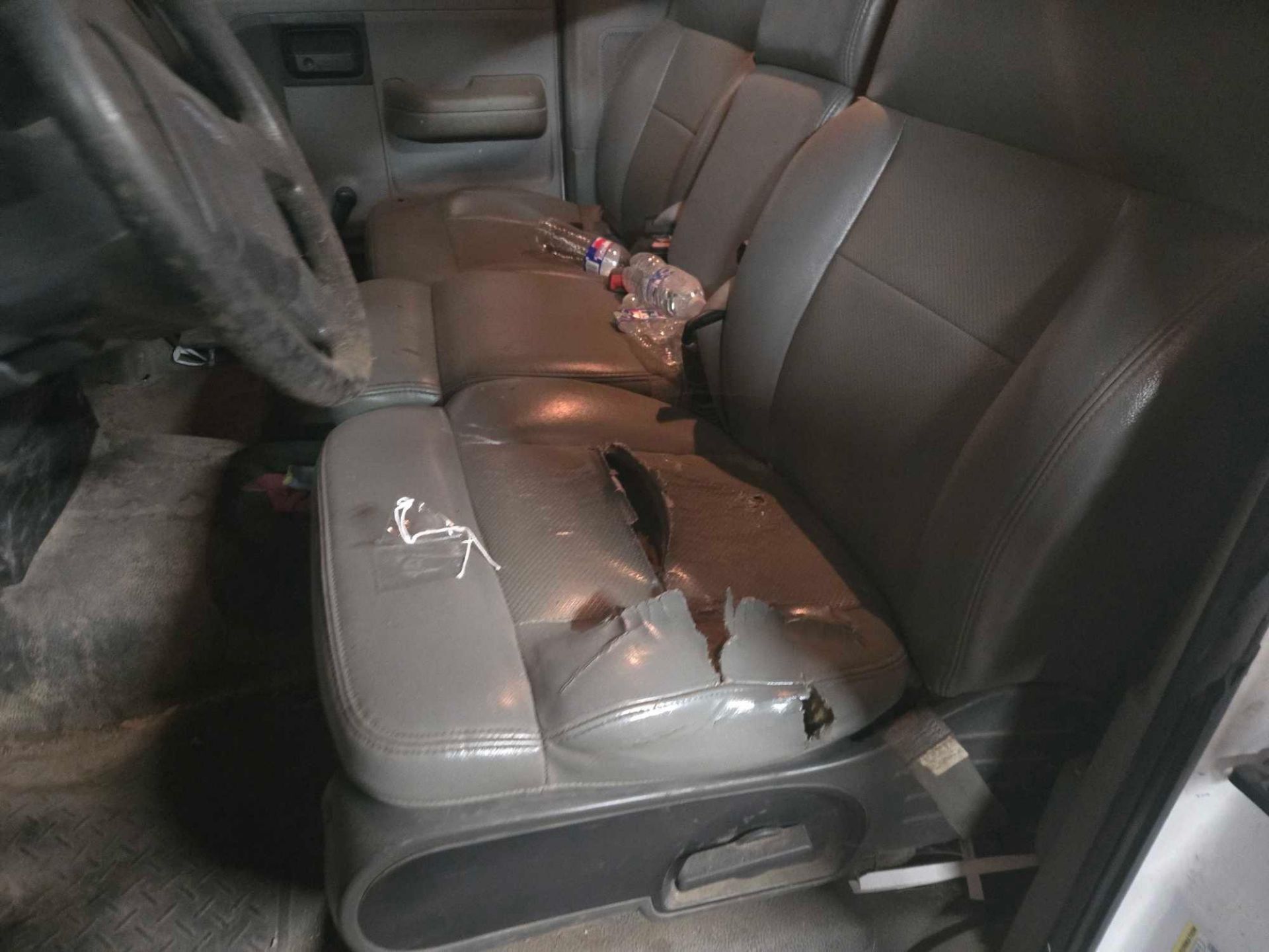 (2006) Ford F150 XL Pickup - Image 7 of 7