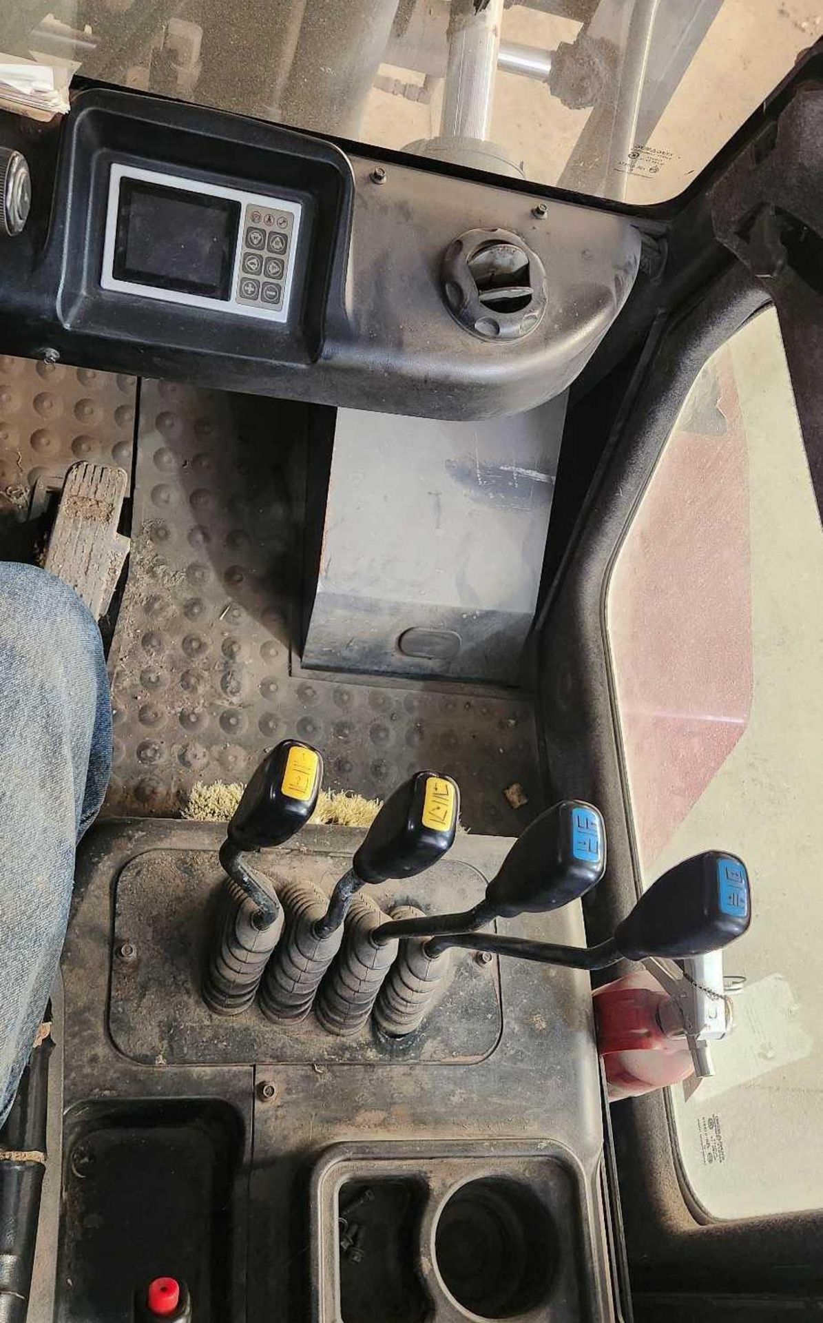 (2022) Taylor GT 180 Forklift - Image 8 of 12