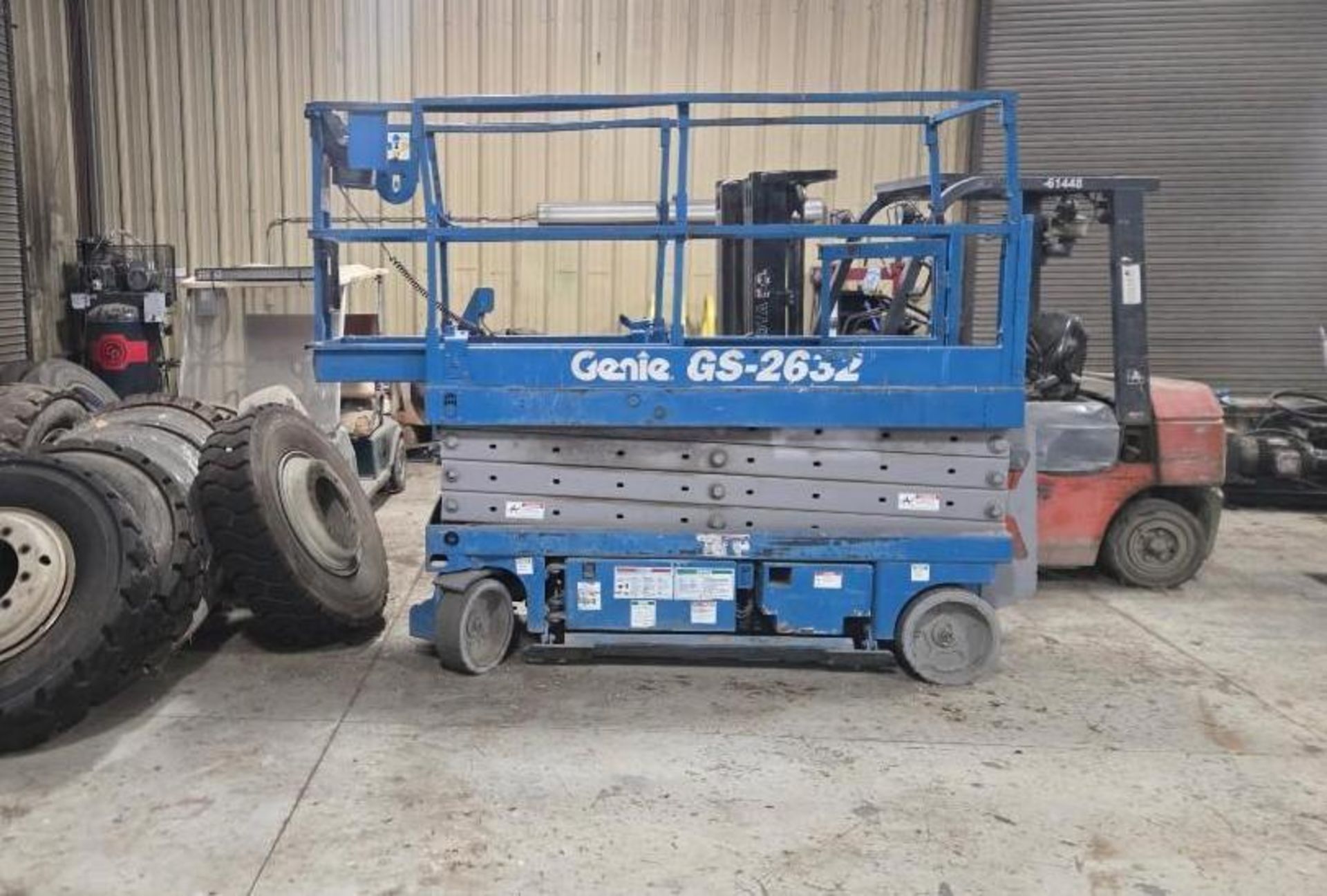 (2002) Genie Scissor Lift Model GS-2632 w/ platform extension deck - Image 2 of 7
