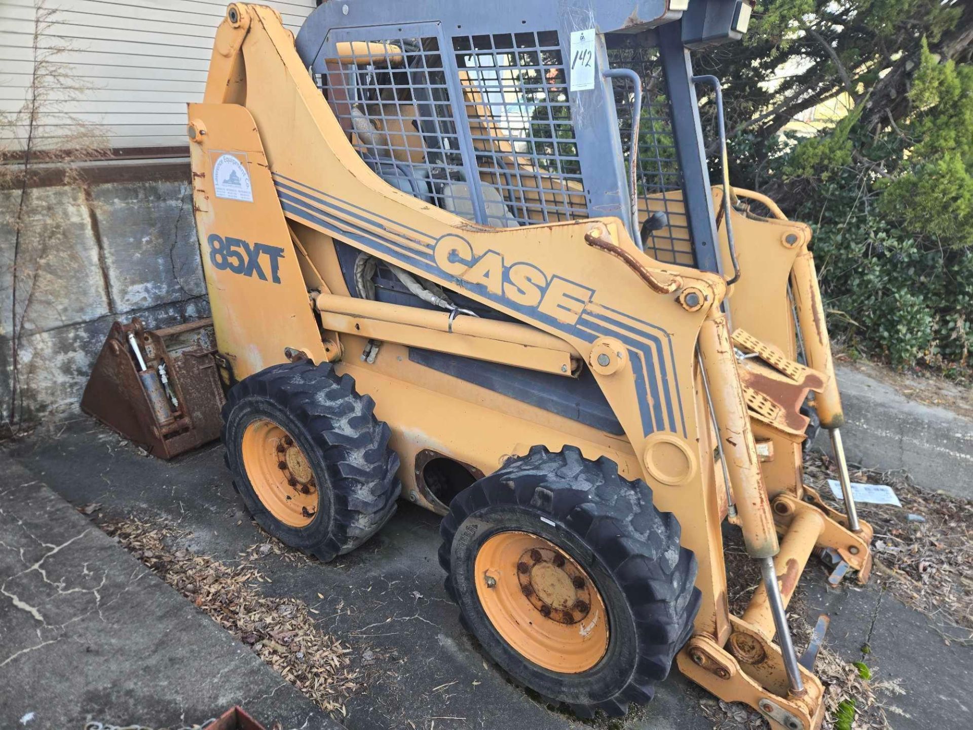Case 85XT Excavator with Bucket - Image 2 of 7