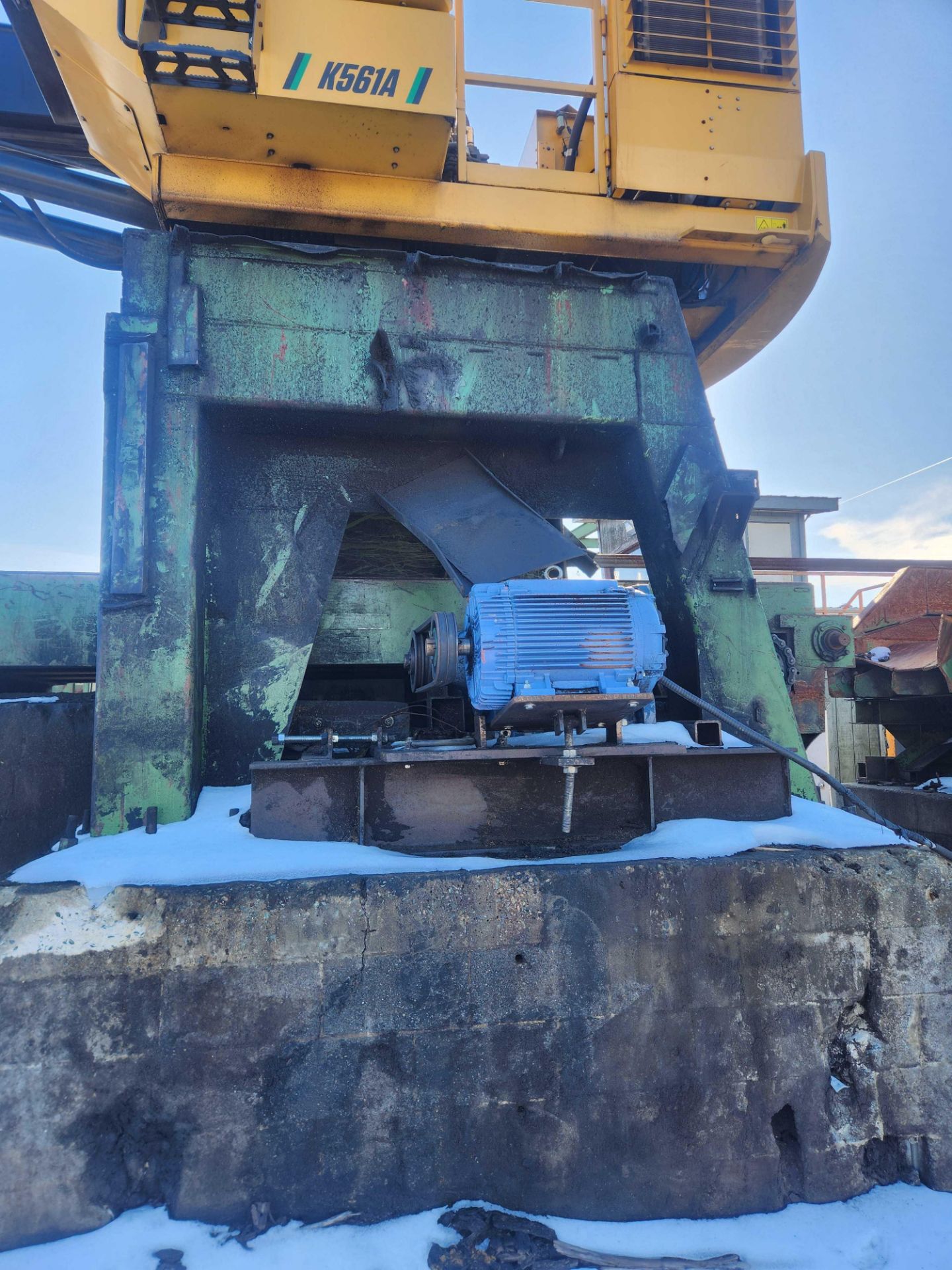 (2023) Weiler K561A Stationary Knuckle Boom Loader w/ LIve Heel - Image 13 of 15