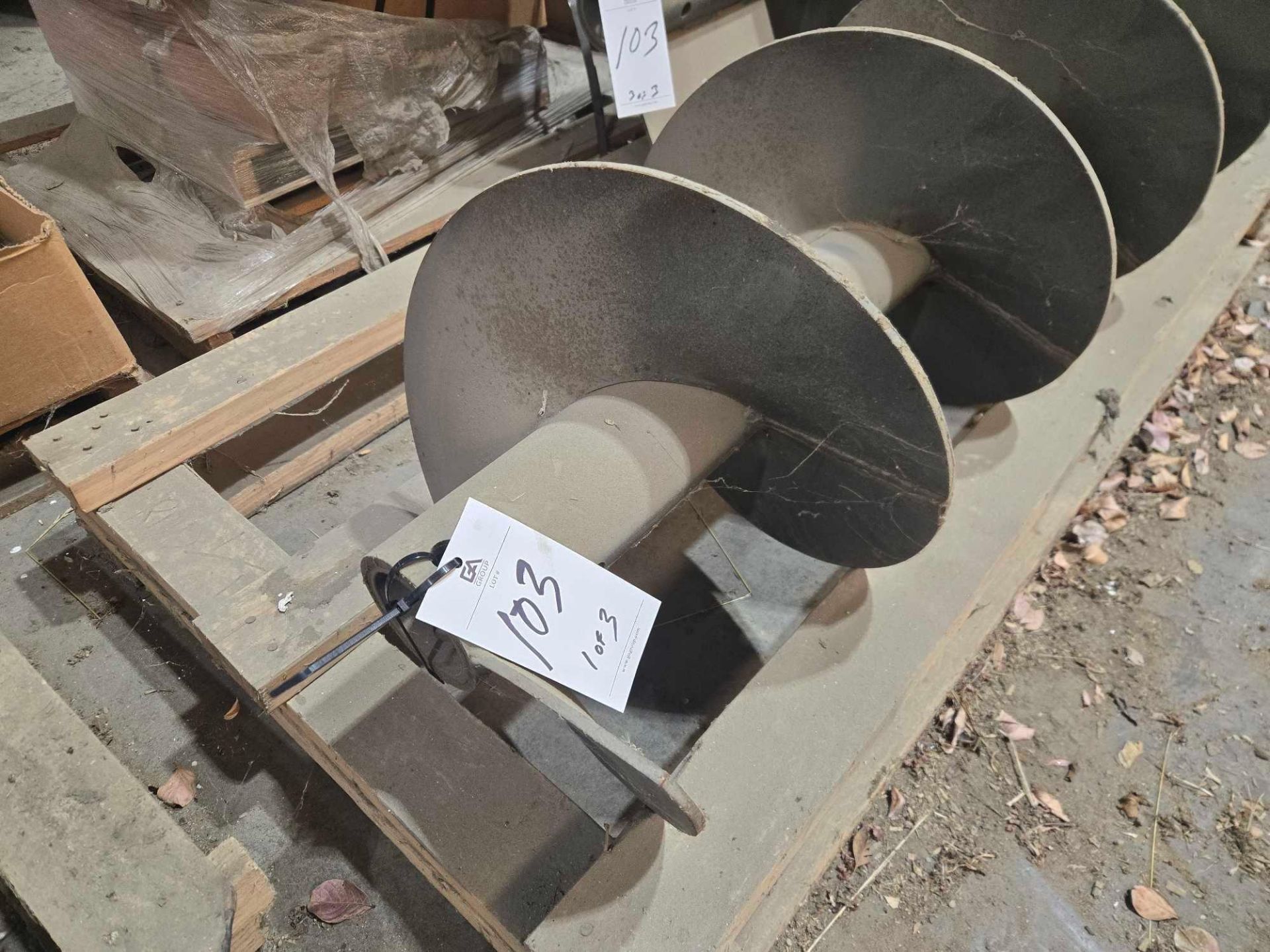 (3) Auger Screws in Various Lengths as Delivered on Pallet - Image 2 of 4