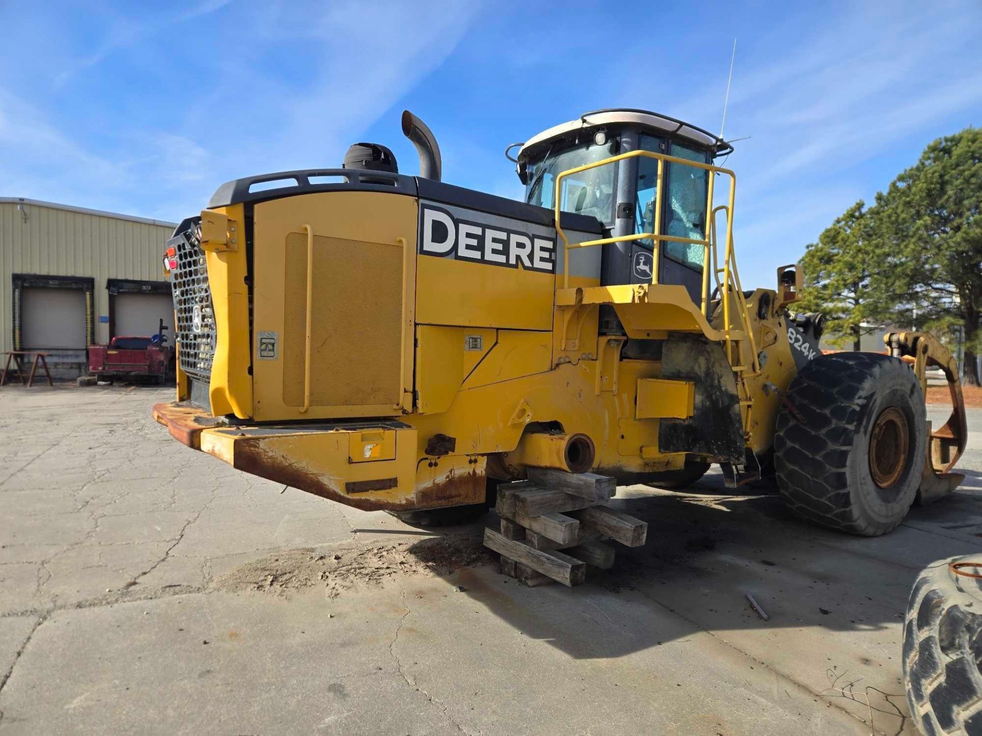 (2015) John Deere 824K Wheel Loader - Image 5 of 10