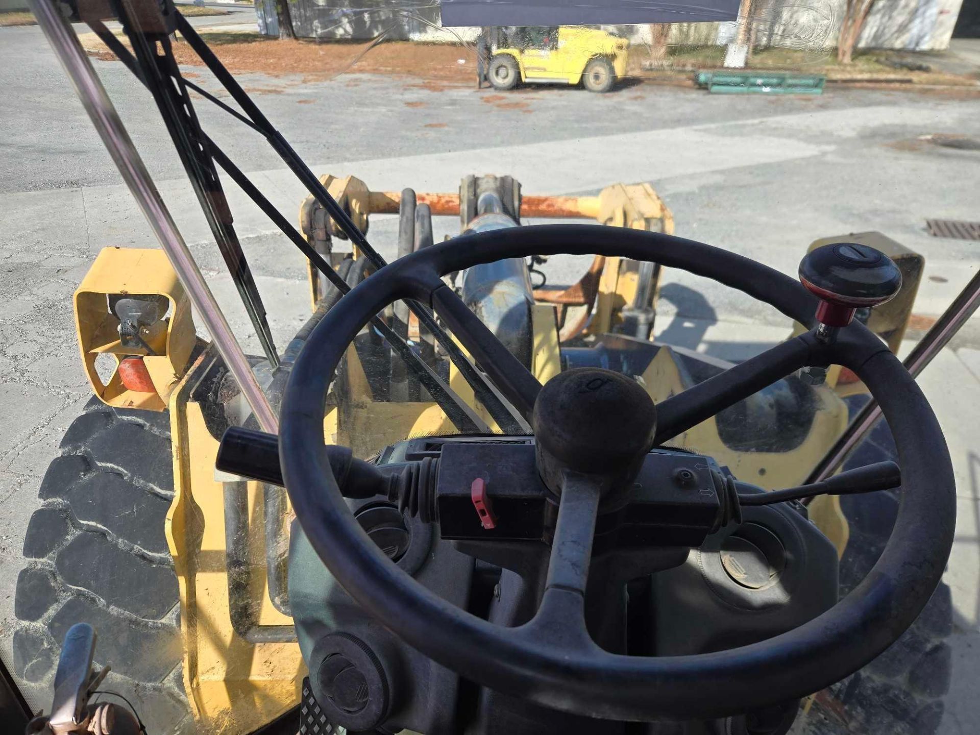 (2015) John Deere 824K Wheel Loader - Image 10 of 10