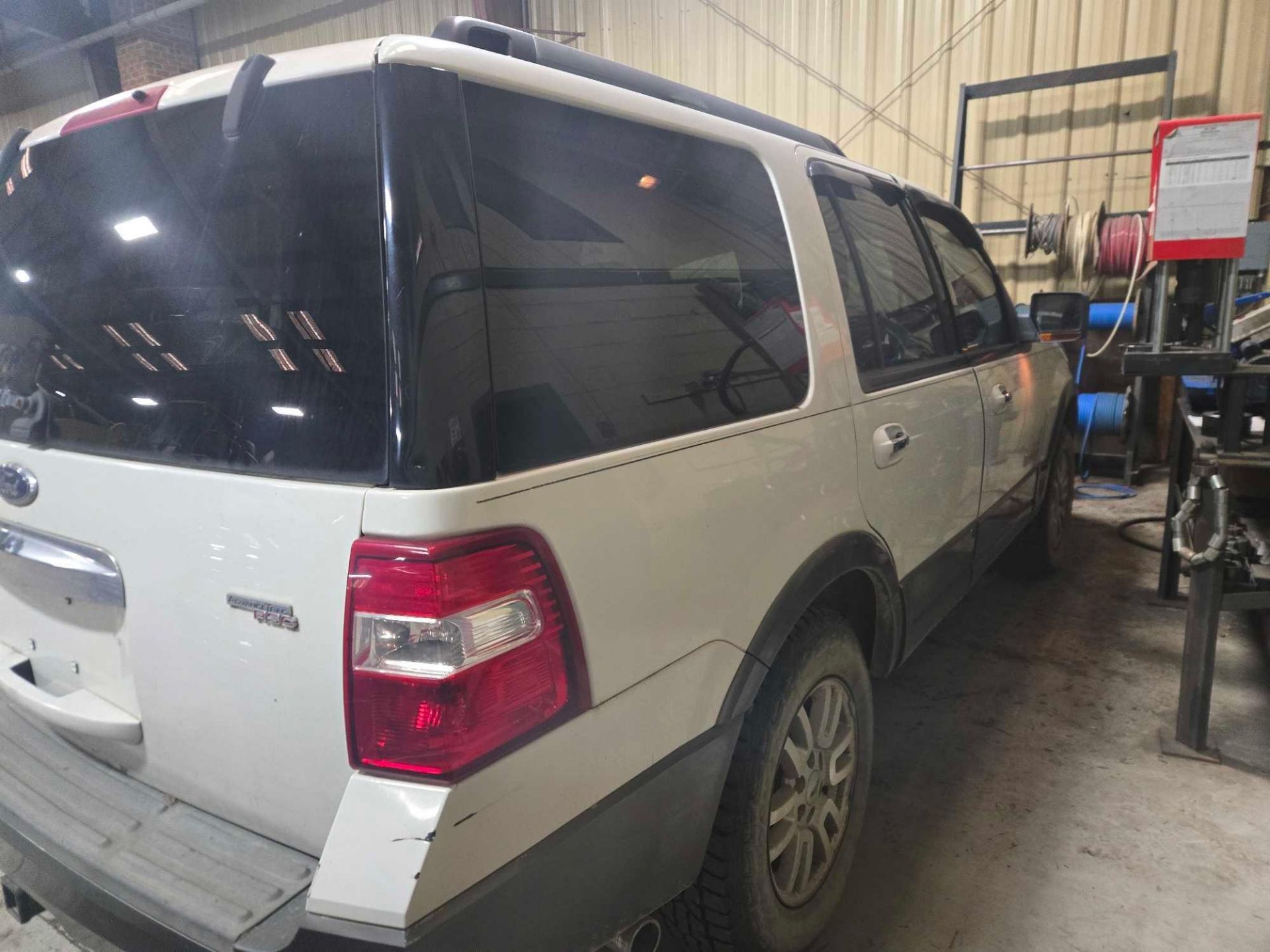 (2008) Ford Expedition - Image 3 of 6