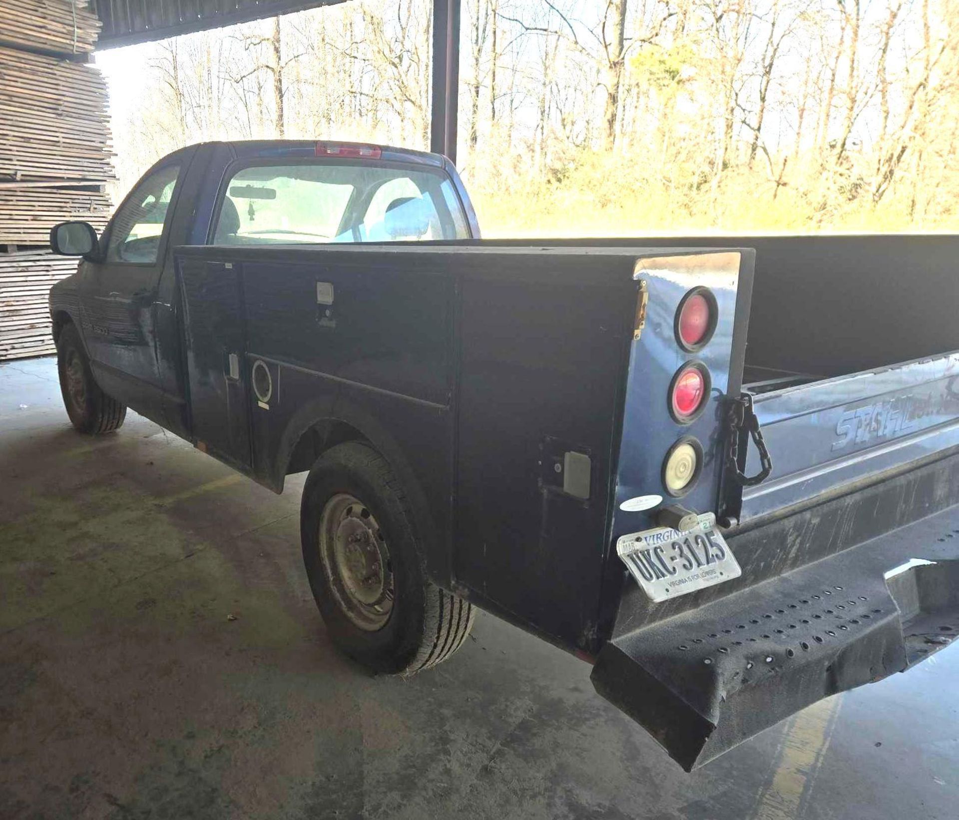(2005) Dodge Ram 2500 with Utility Box - Image 5 of 7