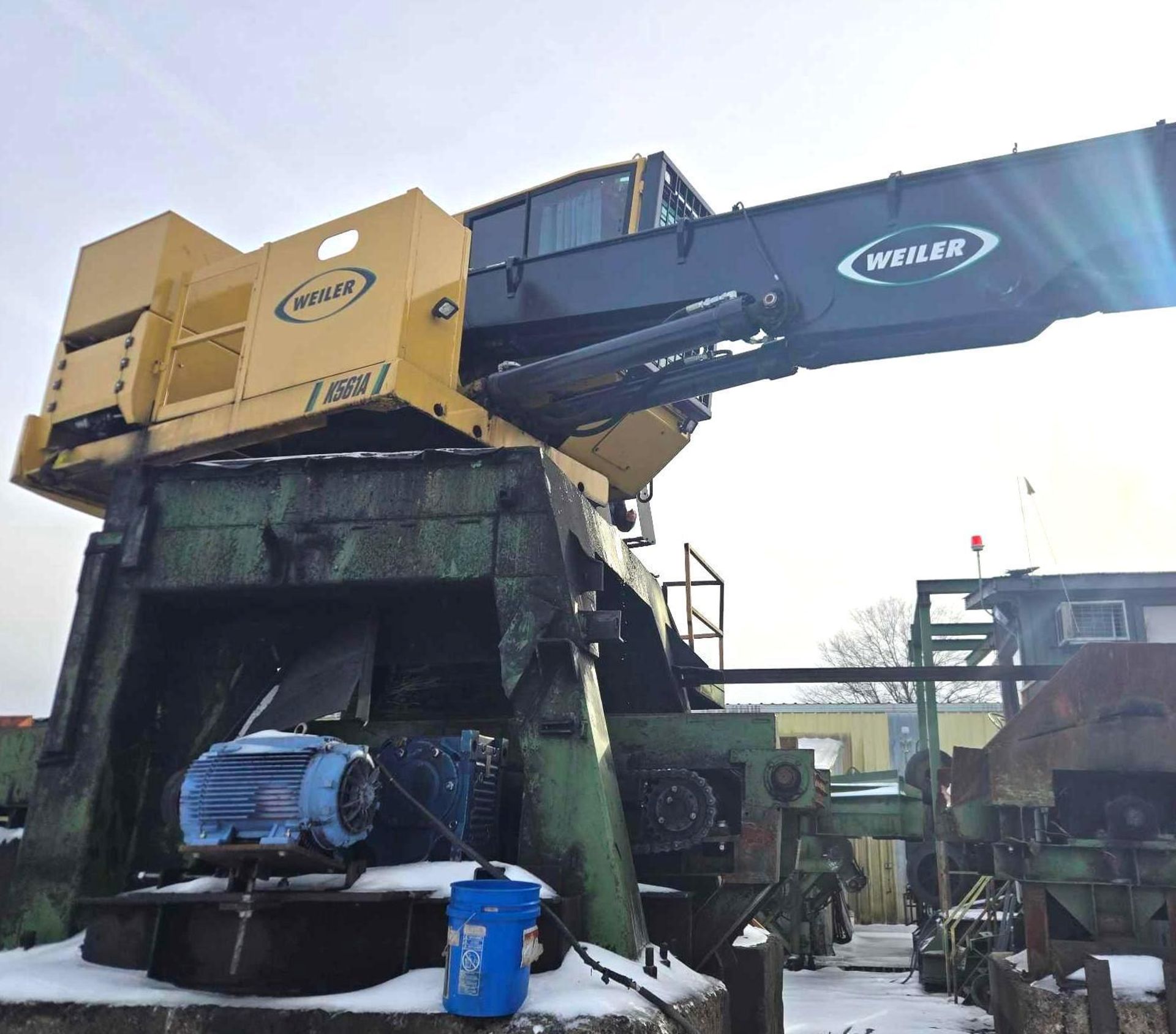 (2023) Weiler K561A Stationary Knuckle Boom Loader w/ LIve Heel - Image 3 of 15