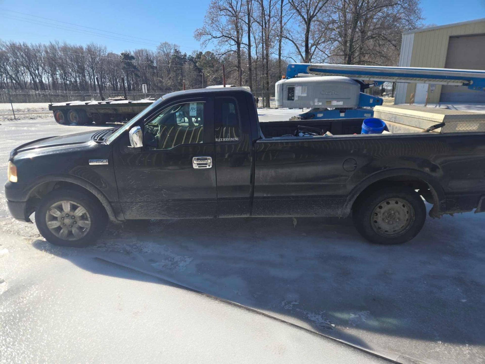 (2005 ) Ford F150 XL Pickup - Image 3 of 9