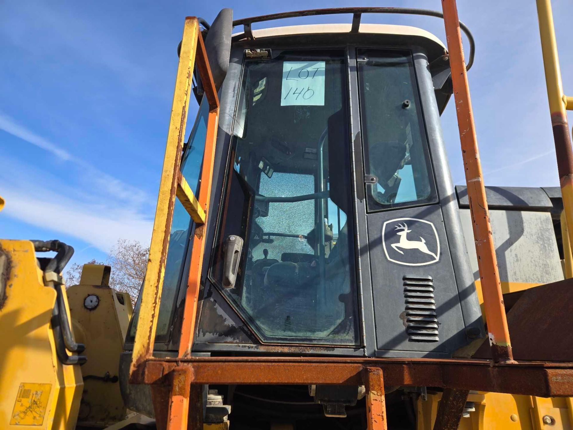 (2015) John Deere 824K Wheel Loader - Image 6 of 10