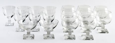 EXQUISITES ENSEMBLE AUS DER KRISTALLGLAS-SERIE 'ARGOS' VON LALIQUE