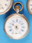 Silbertaschenuhr mit gravierten vergoldeten Lünetten