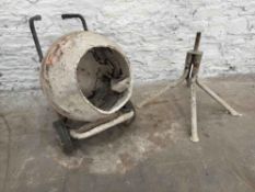 Power-Mec BM230EM Mobile Cement Mixer 230v, With Stand Locking Clips Missing From Stand See Photos