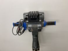 Draper Expert 56411 Hex Shank Breaker, 18.5Kg Please Note: Cable Damaged. Location: Tunbridge Wells.