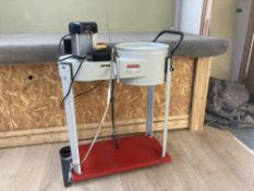 Axminster Hobby AWEDE2 Mobile Single Bag Dust Extractor Serial no. 17AM-018-08-24 (2024).