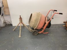 Draper Barrel Mixer with Stand. Location: Tunbridge Wells. There is NO loading assistance