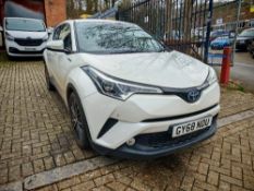 Toyota C-HR 1.8 Hybrid Excel - Registration: GY68 NDU