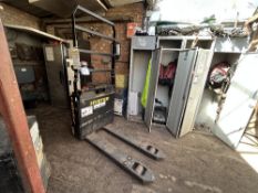 Hyster P1.6 Electric Pedestrian Powered Pallet Truck