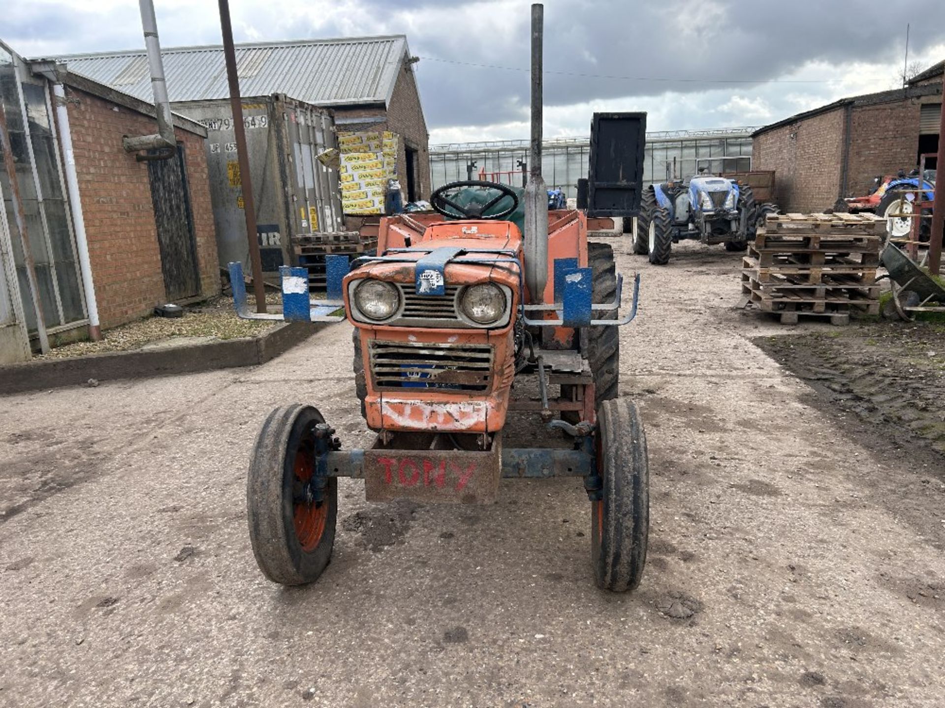 Kubota L245 Compact Utility Diesel Tractor - Image 3 of 18