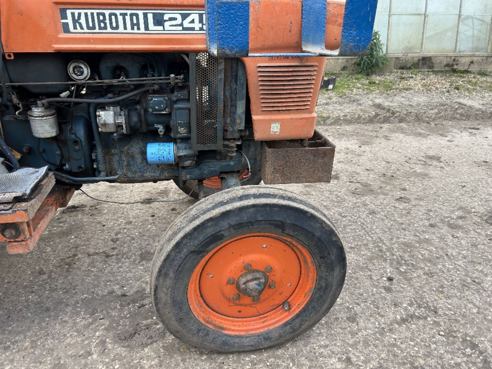 Kubota L245 Compact Utility Diesel Tractor - Image 12 of 18