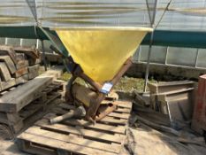 Cosmo Fertilizer Spreader P Model