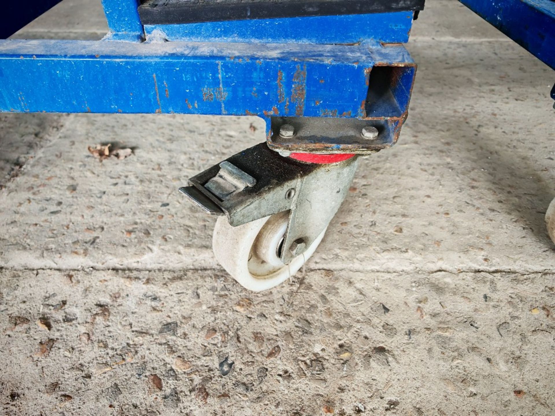 (4) Hegla LH53 mobile A-frame glass trolleys with securing attachment arms - Image 11 of 14