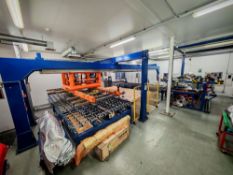 Auto vacuum bridge glass panel lifter