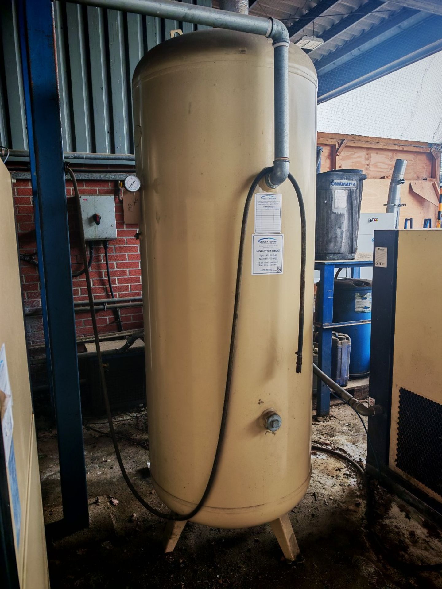 (2021) Ingersoll Rand RSe37n packaged air compressor with receiver - Image 14 of 16