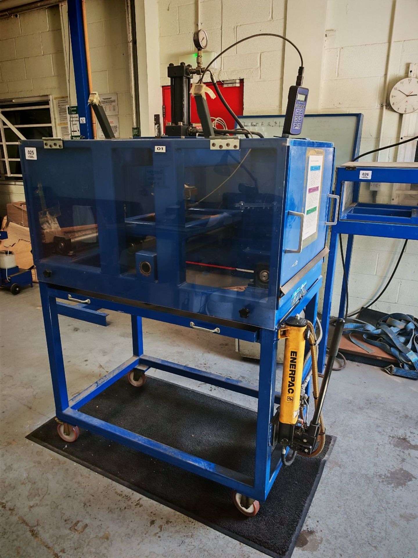 Glass four point bend test rig