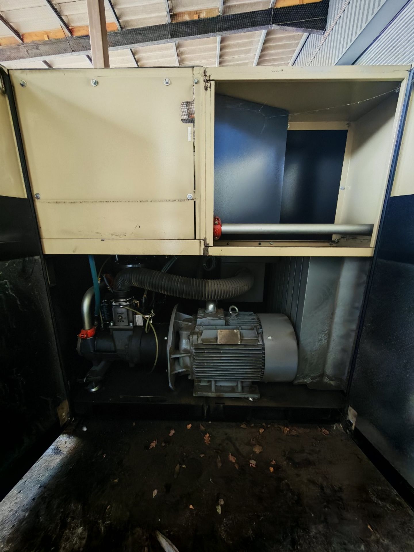 (2021) Ingersoll Rand RSe37n packaged air compressor with receiver - Image 6 of 16