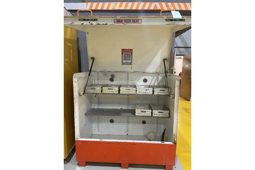 Flammable heavy-duty storage chest with fork skids - Image 2 of 2