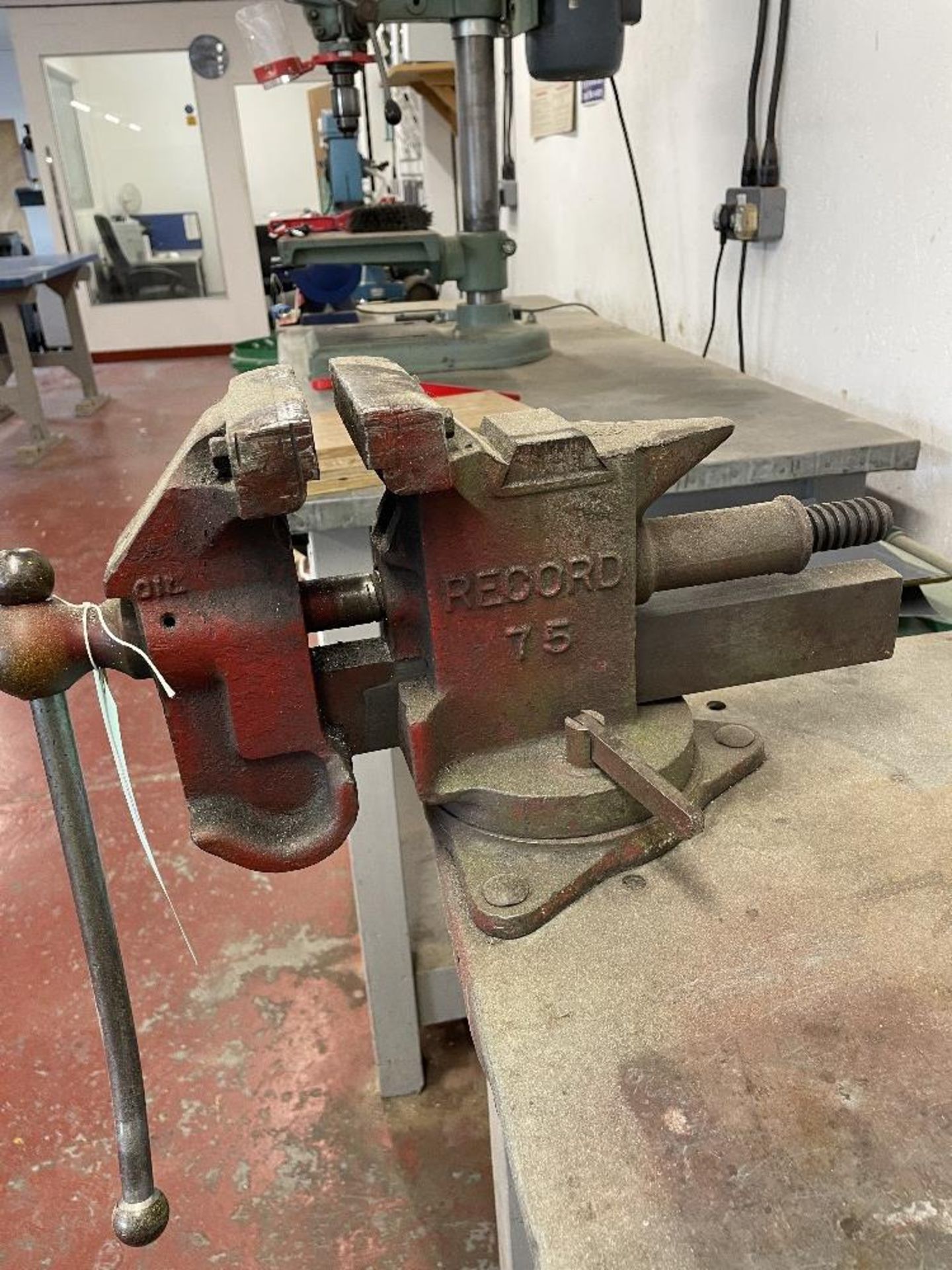 Record 75 Bench Vice & Wooden Framed / Steel top Workbench - Image 3 of 3