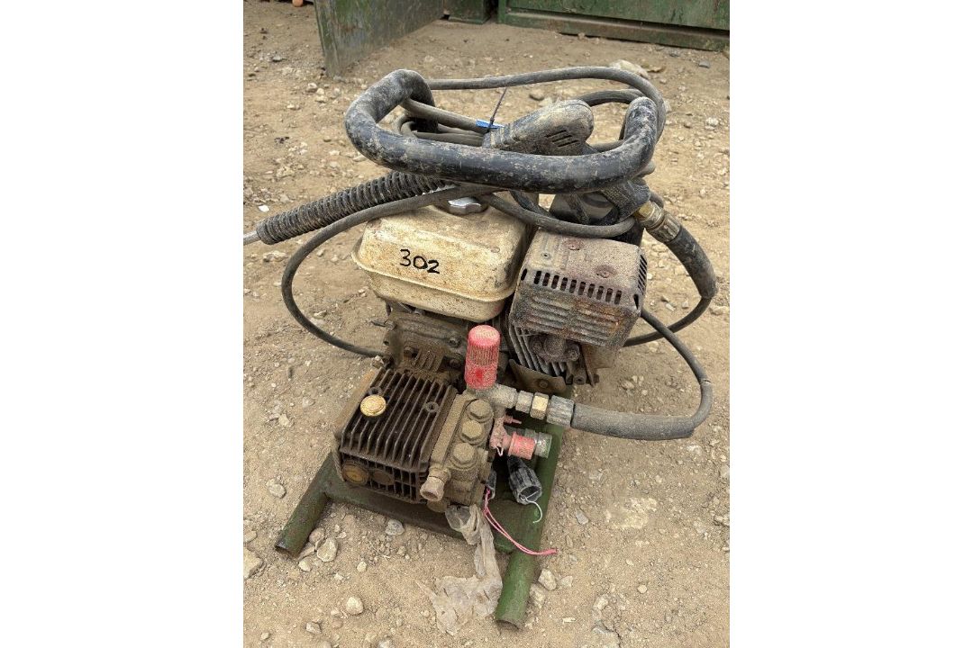 Honda GX160 Petrol Generator & Lance - Image 2 of 2