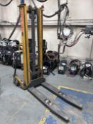 Formula LBP5-27 500kg Pallet Stacker