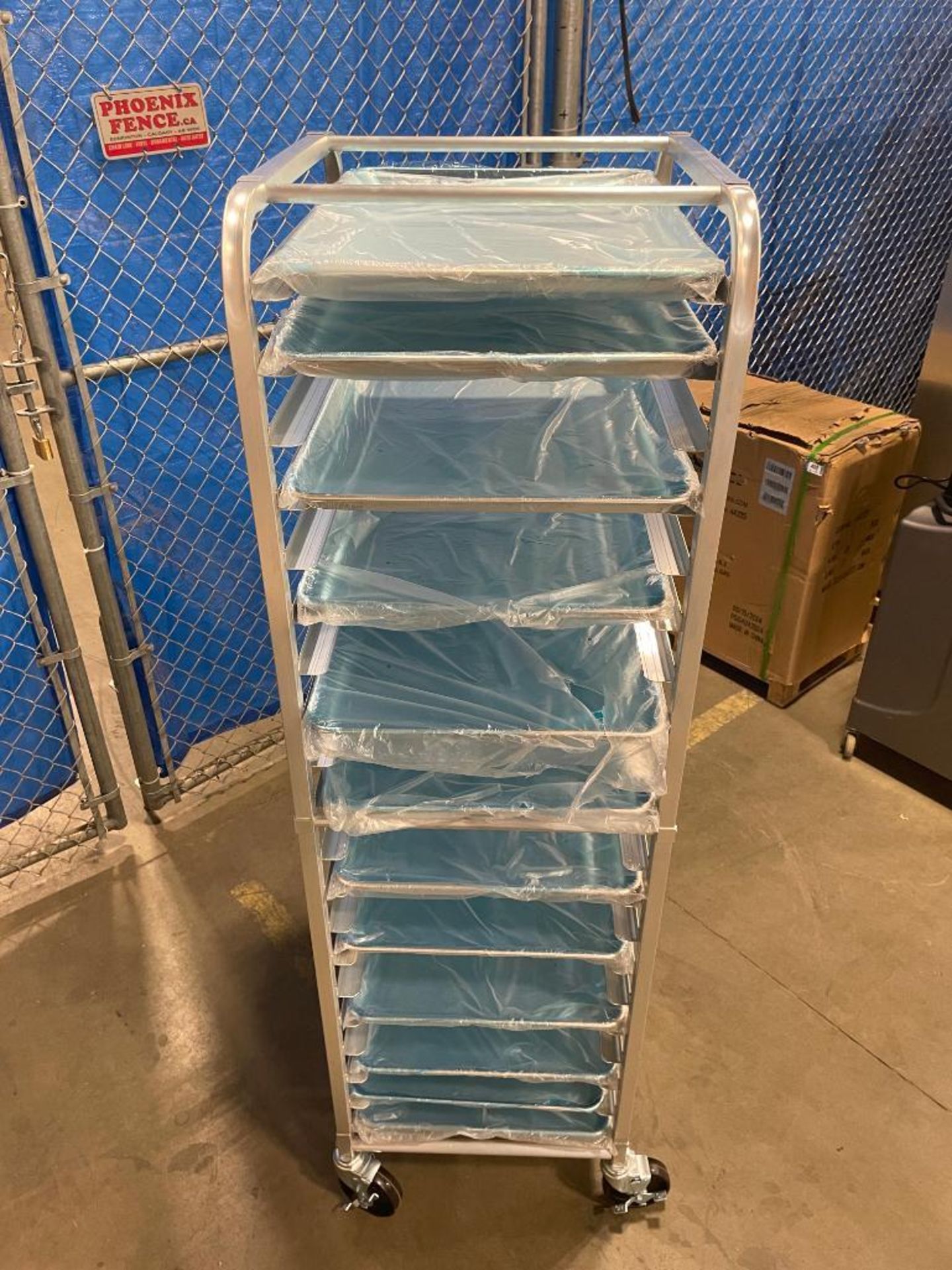 20-SLOT ALUMINUM CURVED TOP BUN PAN RACK WITH 12 FULL SIZE BUN PANS - NEW - Image 8 of 9