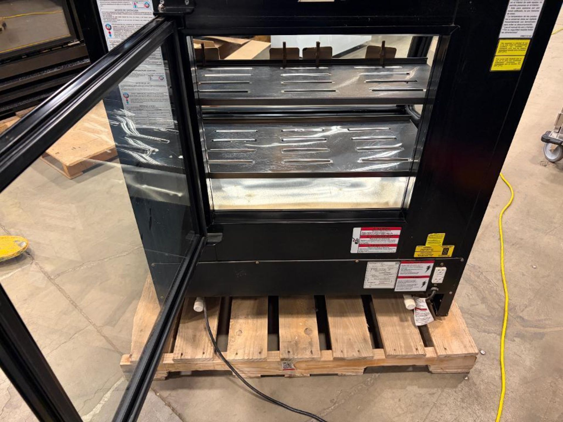 TORREY TEM100NL-UL 40" CURVED GLASS REFRIGERATED DISPLAY CASE - Image 14 of 14