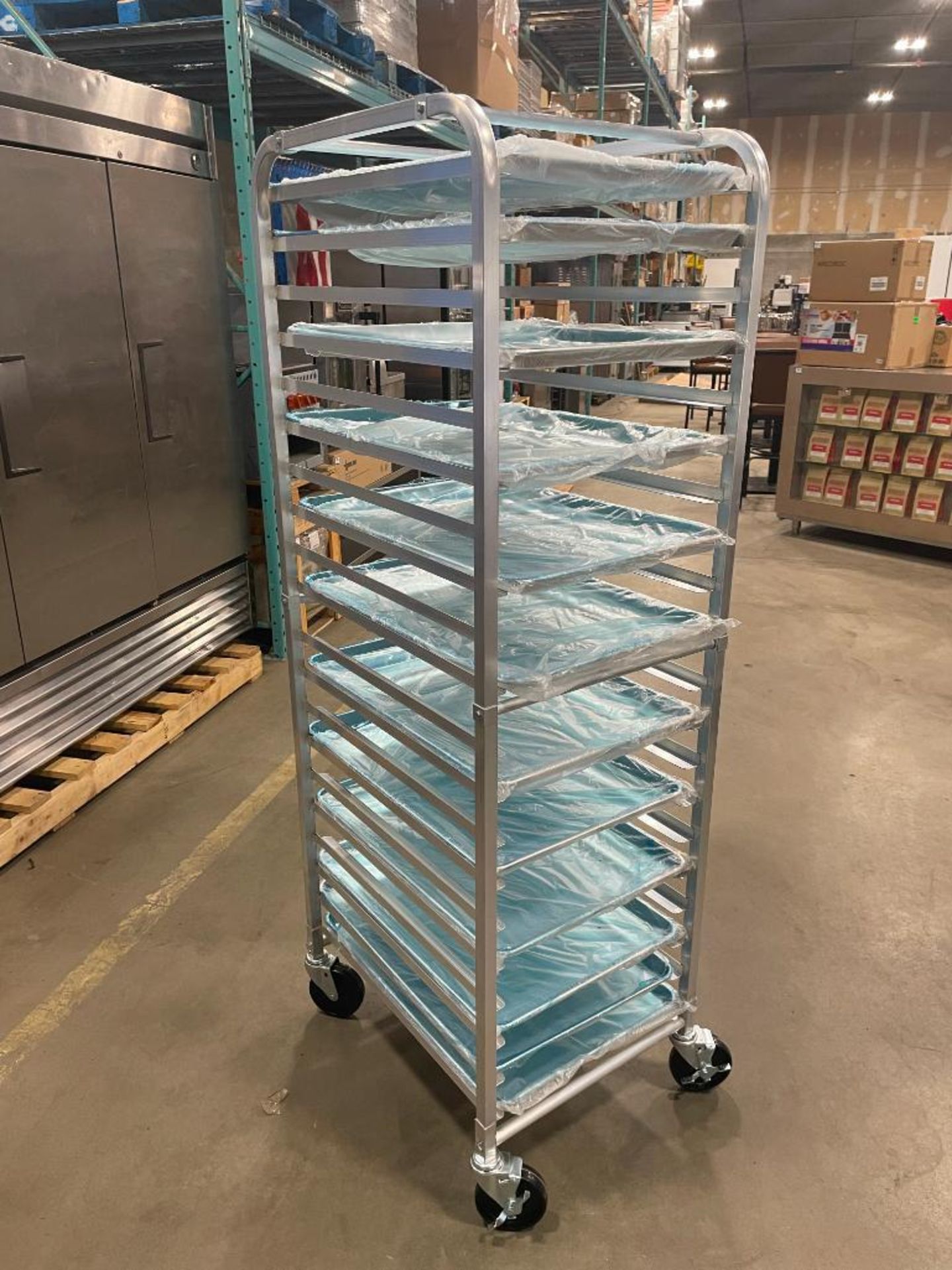 20-SLOT ALUMINUM CURVED TOP BUN PAN RACK WITH 12 FULL SIZE BUN PANS - NEW - Image 9 of 9
