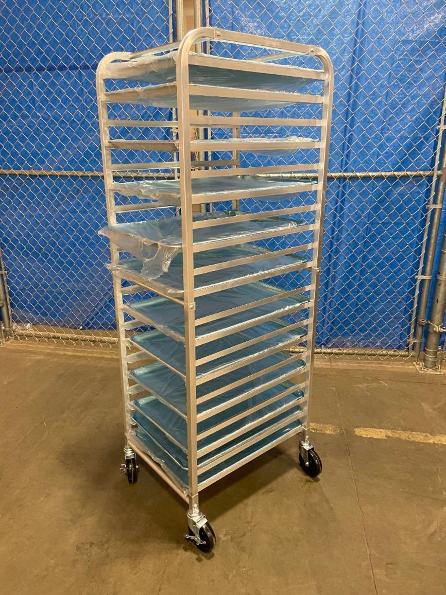 20-SLOT ALUMINUM CURVED TOP BUN PAN RACK WITH 12 FULL SIZE BUN PANS - NEW - Image 6 of 9