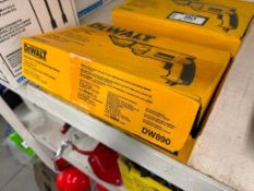 Dewalt DW890 18-Gauge Swivel-Head Shear