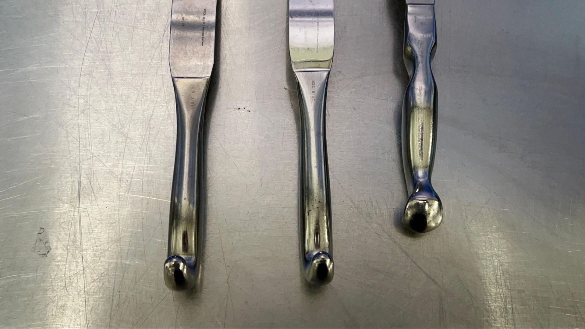 Harrington Retractor - Mixed Bulk Bin - Image 5 of 7