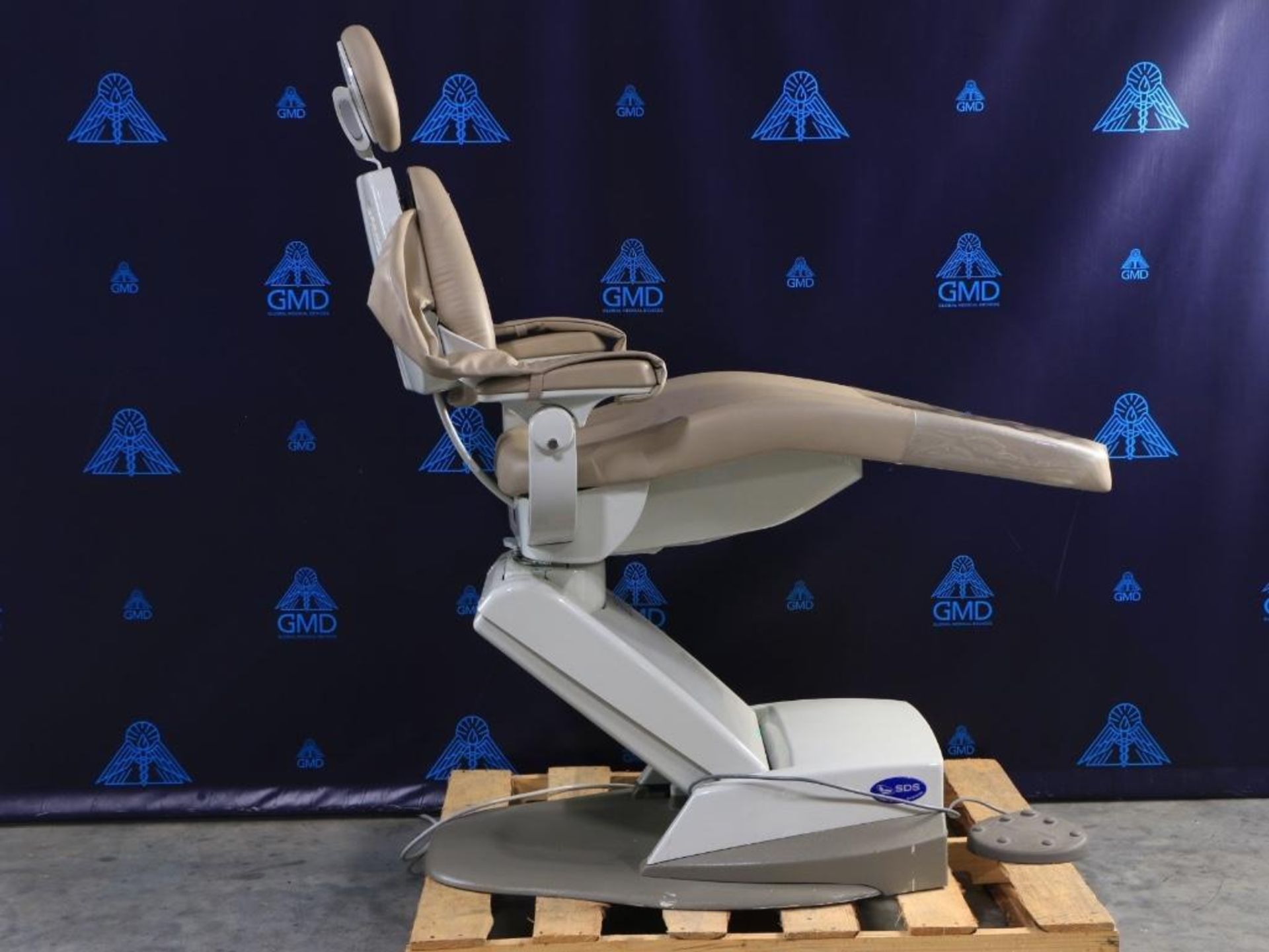 Summit Dental Systems Palm Beach Dental Chair - Image 5 of 6
