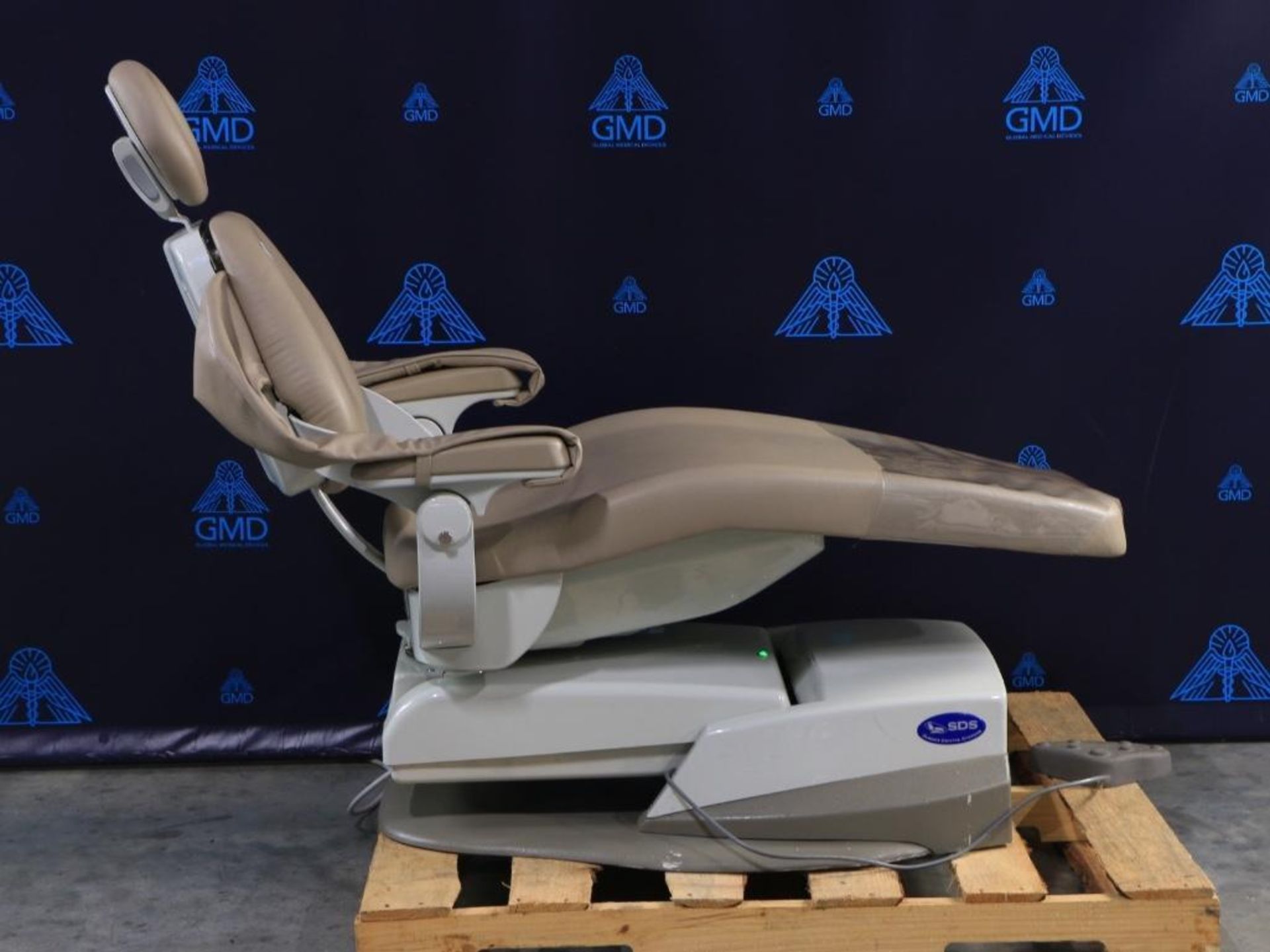 Summit Dental Systems Palm Beach Dental Chair - Image 6 of 6
