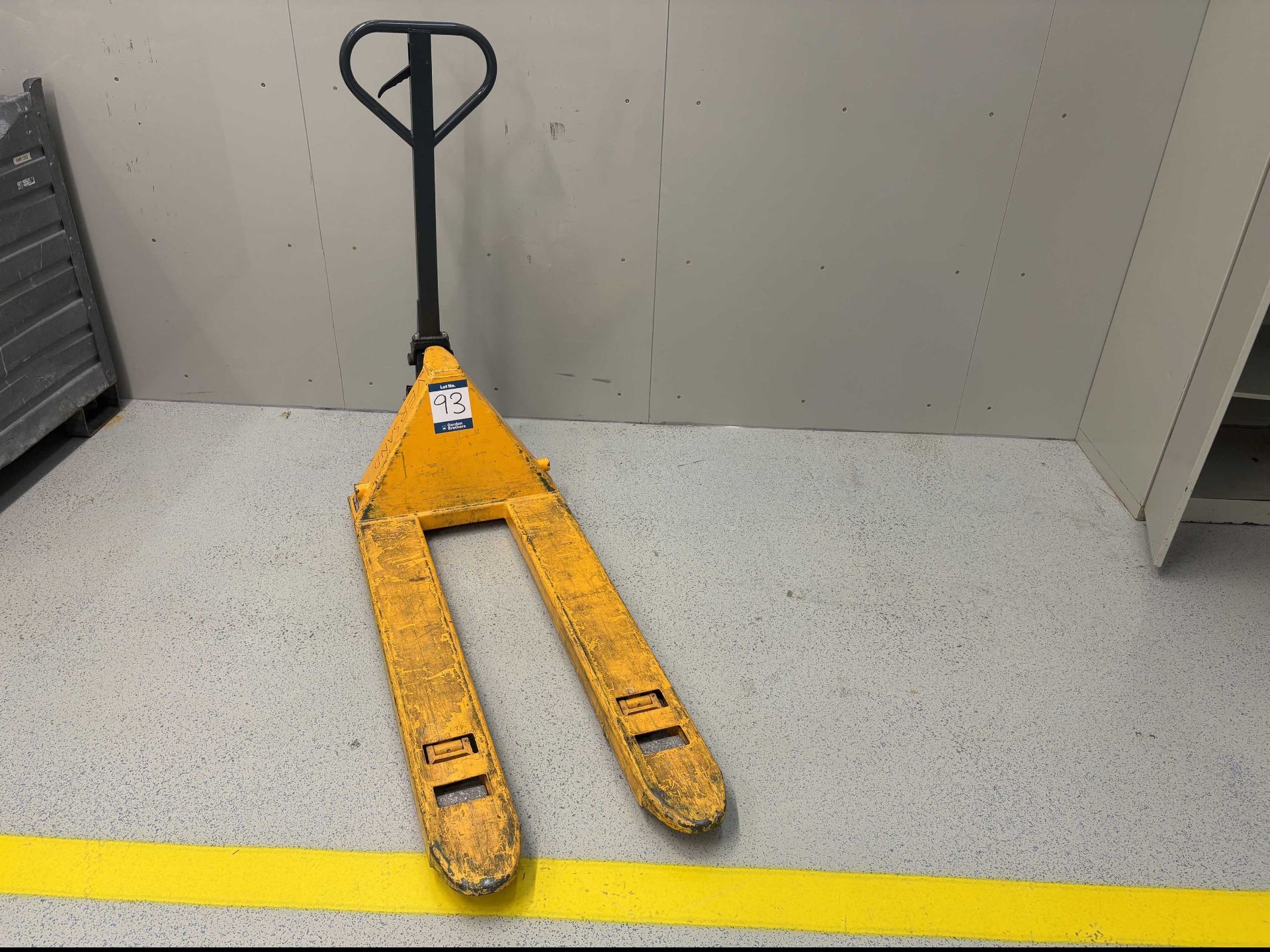 Jungheinrich DF20 2000kg capacity hydraulic pallet truck. Forks 550mm x 1150mm. S/No 100821106-