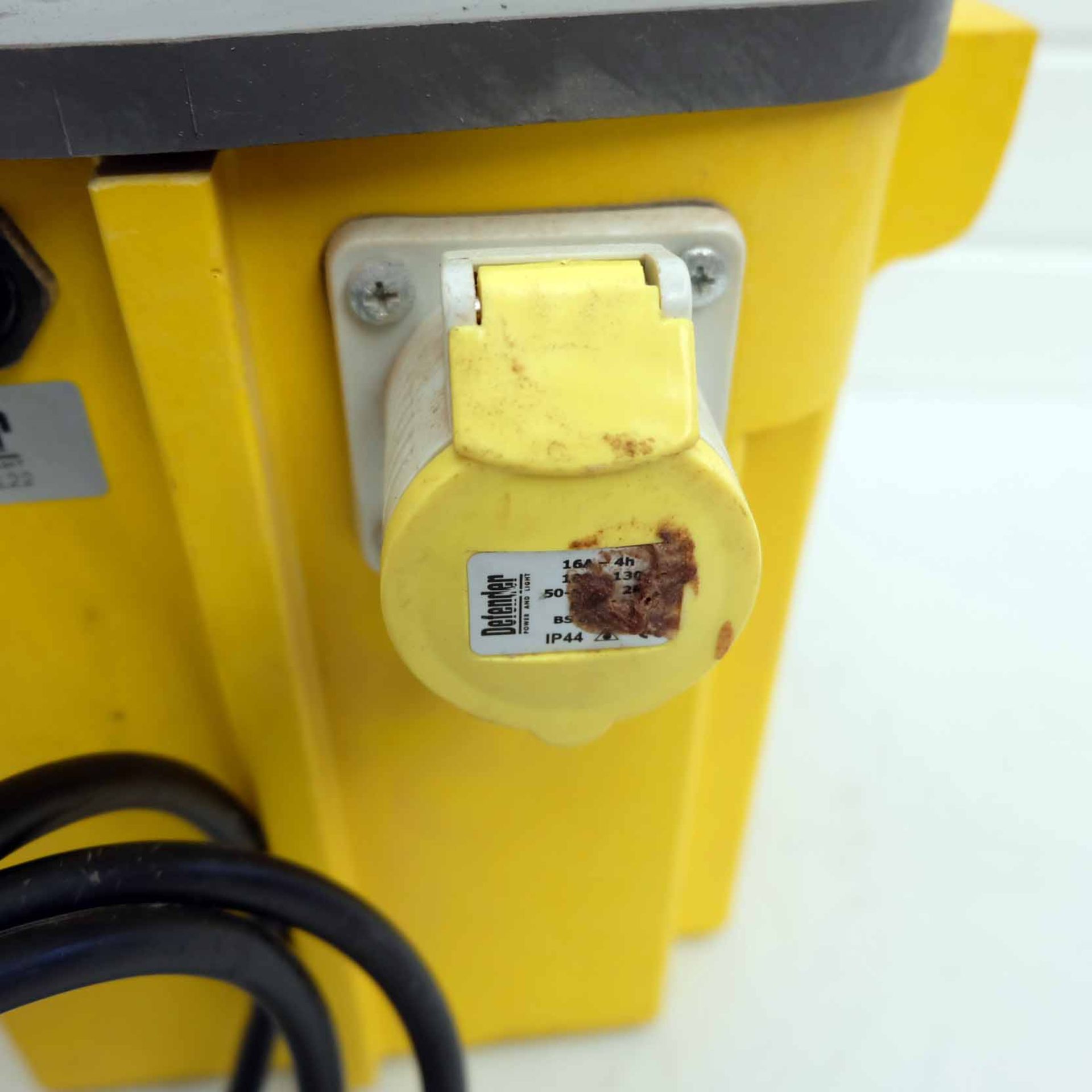 Defender 110V Transformer. 5.0KVA. 2 x 16A Outputs. 1 x 32A Output. 1 x Reset Button. 240V Input.  - Image 6 of 7