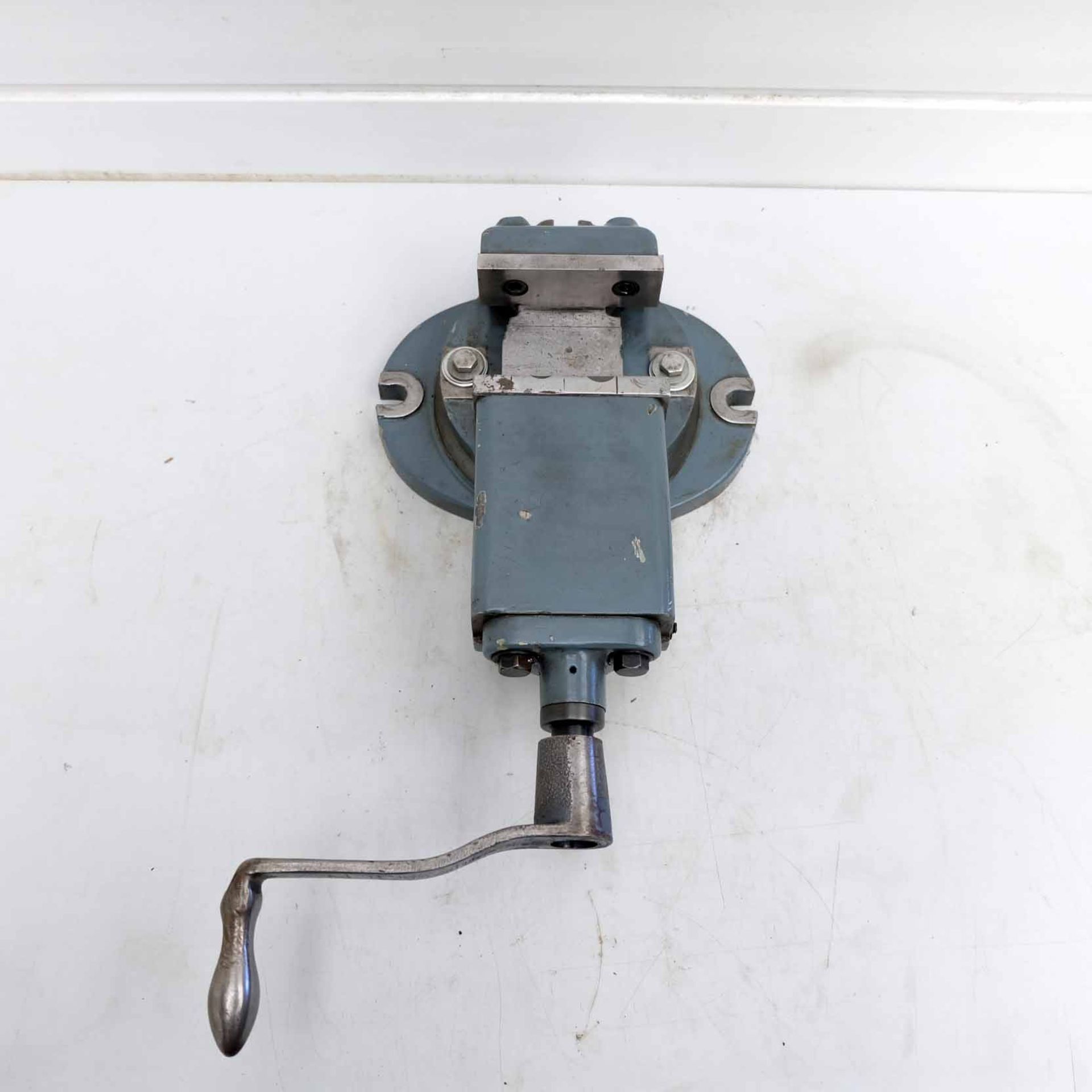 4" Swivelliing Machine Vice. Jaws 4" x 1 1/2". Max Opening 2 3/4". Overall Height 4 3/8". - Image 5 of 5