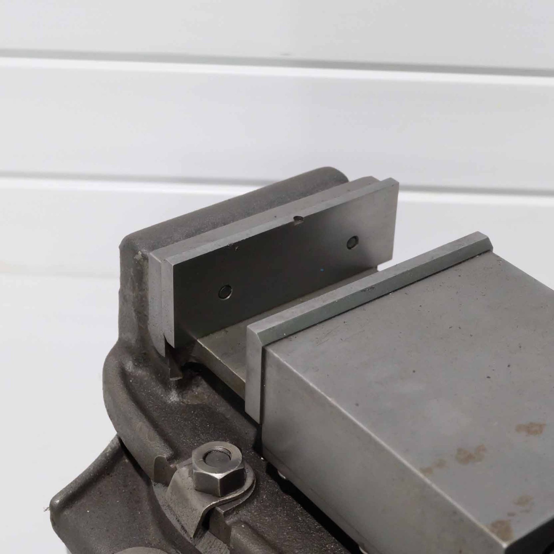 Bridgeport Machine Vice on Swivelling Base. Jaws 6" x 2". Max Opening 5". Max Height 6". - Image 2 of 6