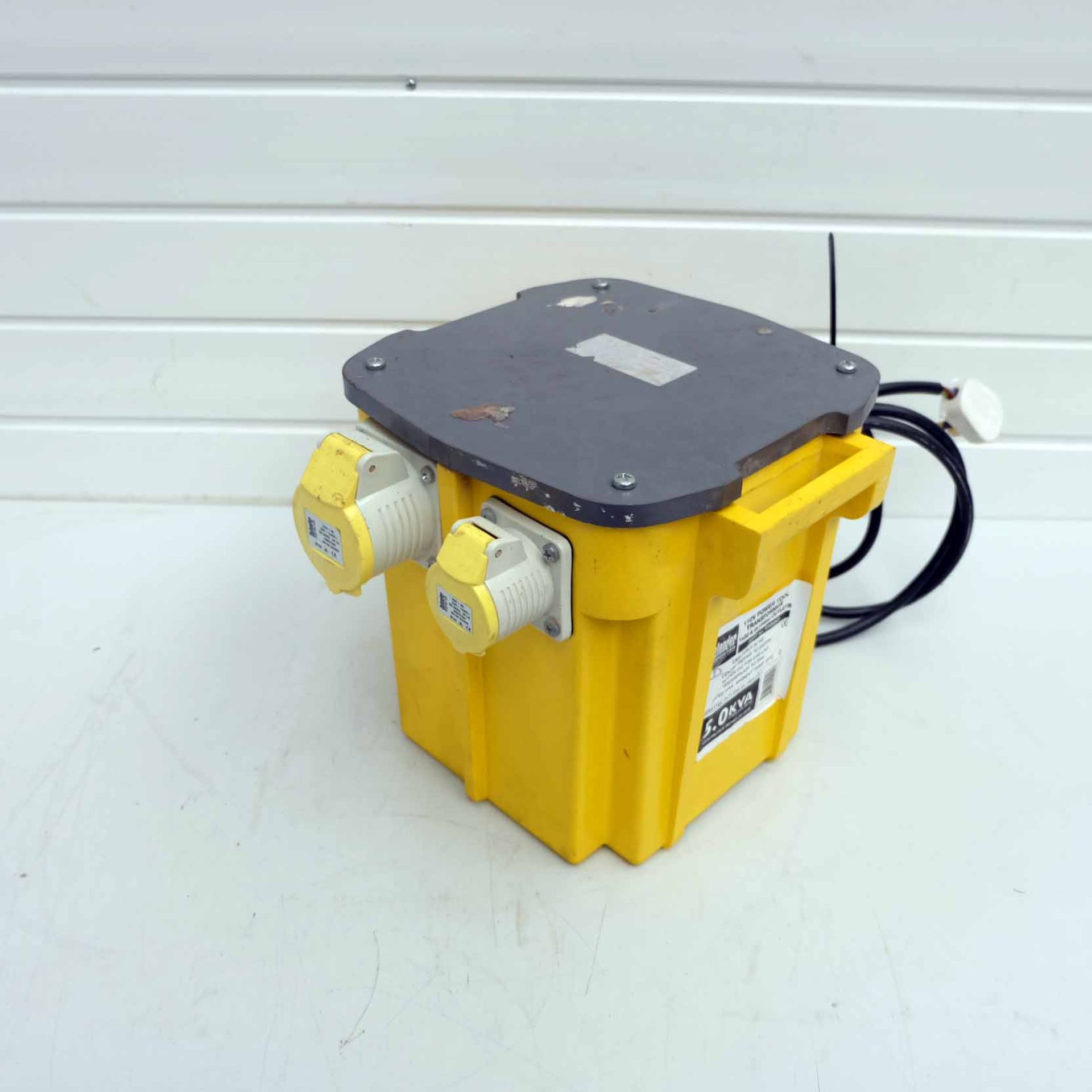 Defender 110V Transformer. 5.0KVA. 2 x 16A Outputs. 1 x 32A Output. 1 x Reset Button. 240V Input. 